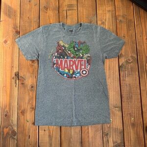 Marvel Heroes Gray T-Shirt Size Medium